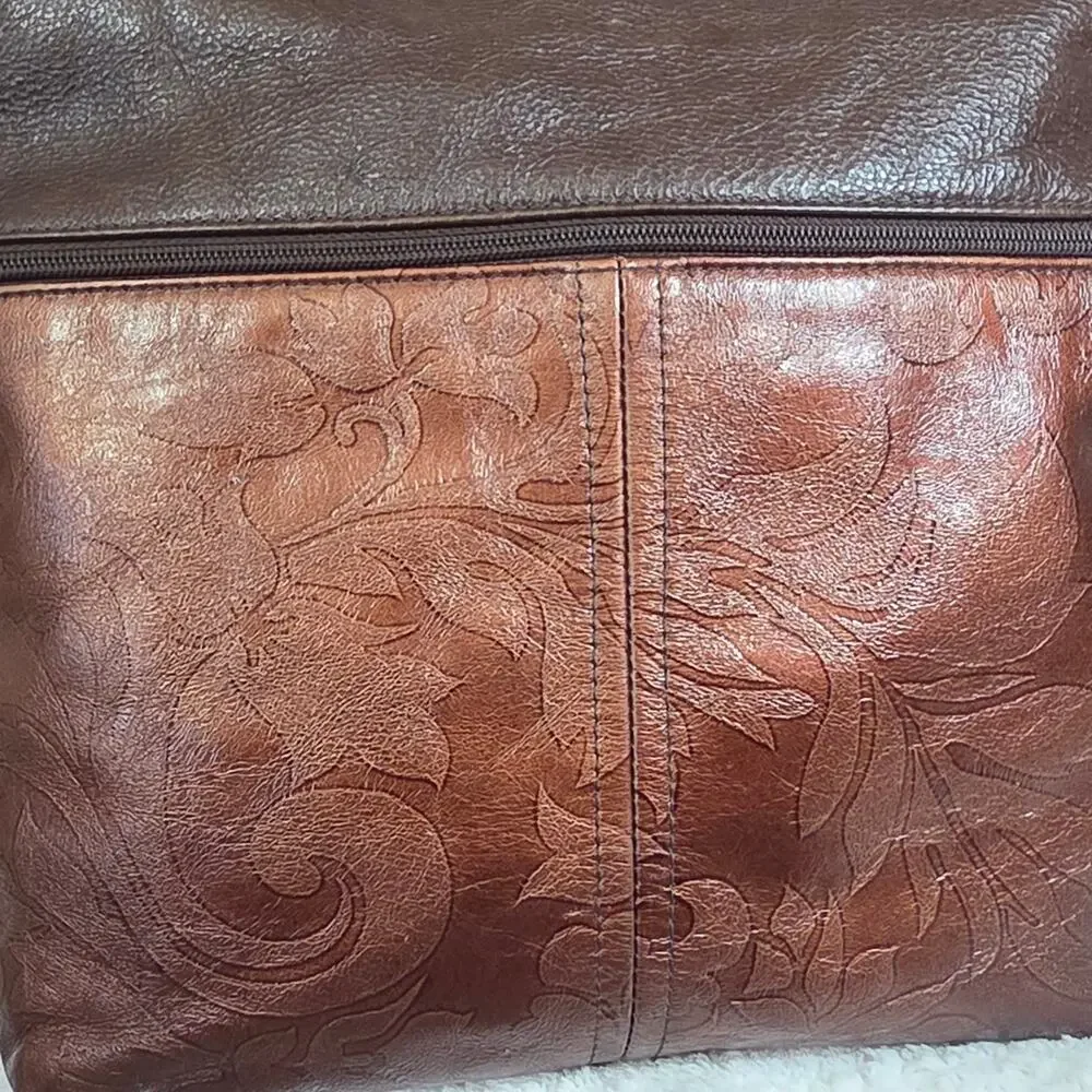 Chic Embossed Leather Shoulder Bag in Rich Brown
